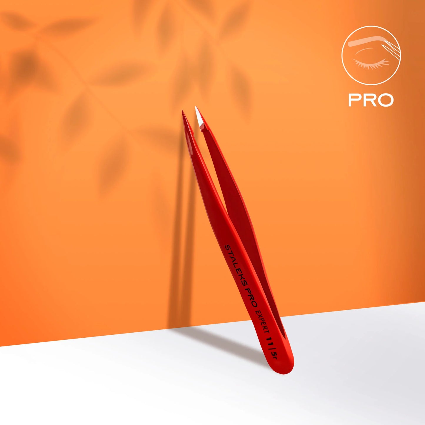 Eyebrow tweezers EXPERT 11 TYPE 5 (point) Red